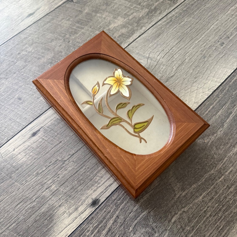 Vintage Mele Wooden Musical Jewelry Box Sankyo Japan Floral Etched Glass Lid